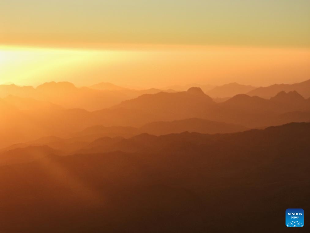 This photo taken from Mount Sinai on Oct. 11, 2025 shows the scenery at sunrise in the Sinai Peninsula, Egypt. (Photo: Xinhua)