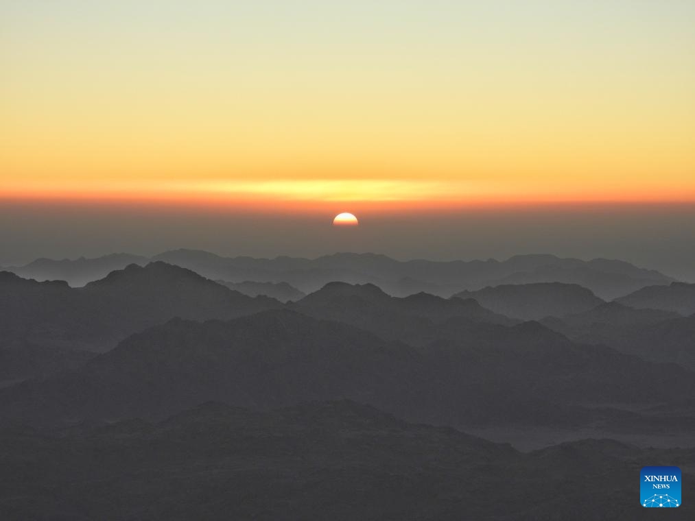 This photo taken from Mount Sinai on Oct. 11, 2025 shows the scenery at sunrise in the Sinai Peninsula, Egypt. (Photo: Xinhua)
