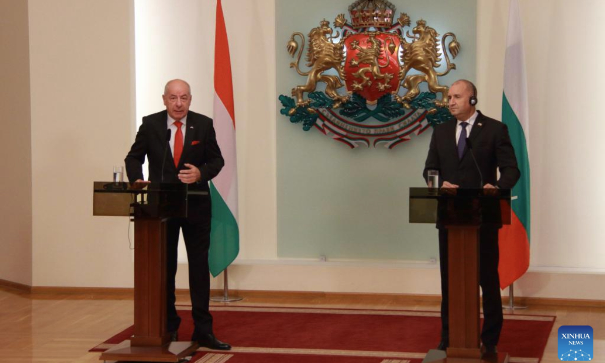 Hungarian President Tamas Sulyok (L) speaks after meeting with Bulgarian President Rumen Radev in Sofia, Bulgaria, Oct. 20, 2025. Bulgaria's President Rumen Radev and his visiting Hungarian counterpart, Tamas Sulyok, stressed the two countries' mutual reliance, particularly in energy cooperation, during their meeting on Monday.

Sulyok arrived in Bulgaria on Sunday for a two-day official visit at Radev's invitation. His visit coincided with the celebration of the Bulgarian-Hungarian Friendship Day on Oct. 19. (Photo by Marian Draganov/Xinhua)