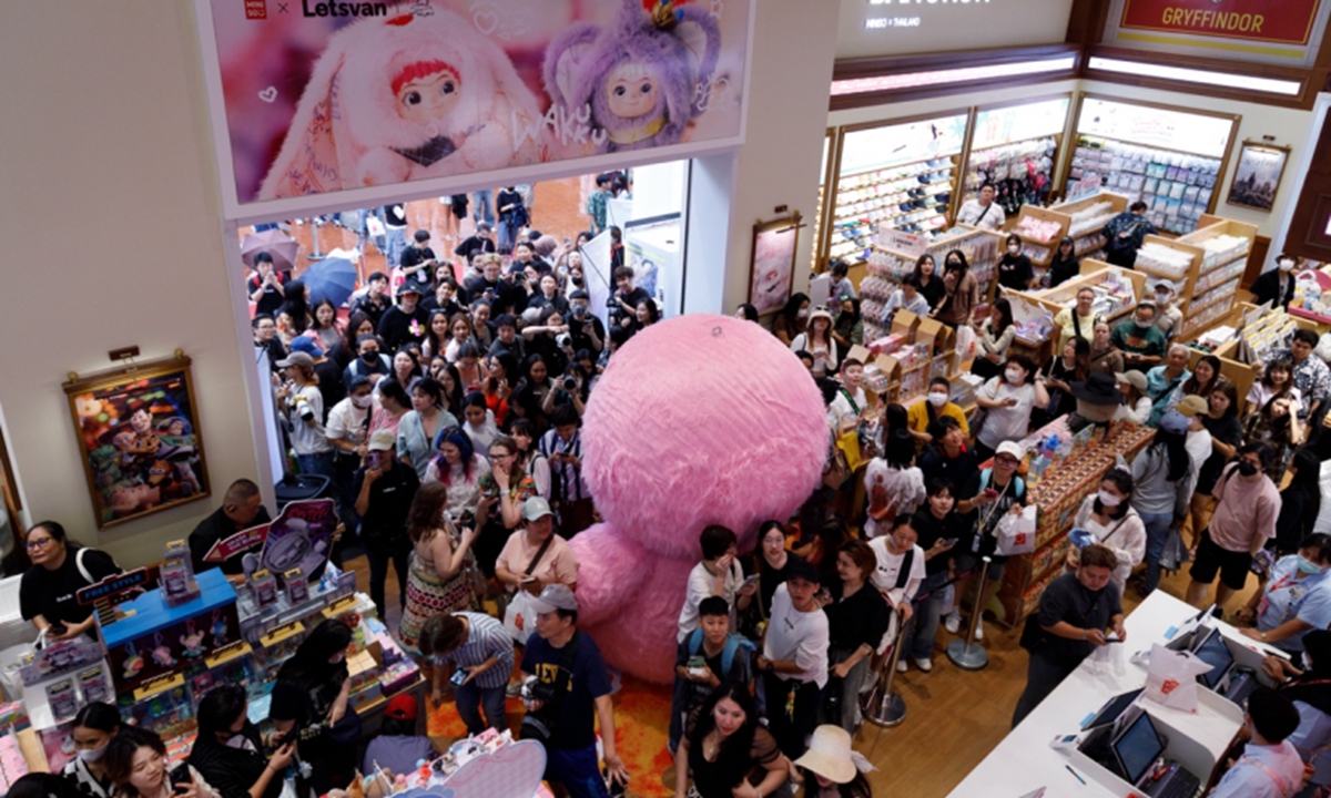 Chinese pop toy maker Letsvan's pop-up event at MINISO's Thailand store attracts large crowds of consumers on June 2, 2025. Photo: Courtesy of Letsvan