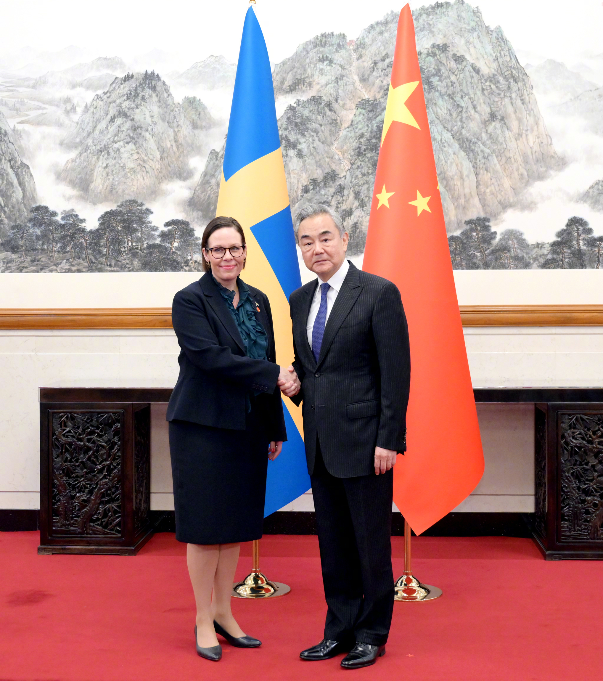 Chinese Foreign Minister Wang Yi met visiting Sweden's Minister for Foreign Affairs Maria Malmer Stenergard on October 16, 2025 in Beijing. Photo: Chinese Foreign Ministry 