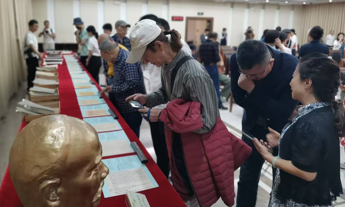 Peole visit the arvhives on October 21 in South China's Guangdong Province. Photo: Courtesy of Guangdong Archives