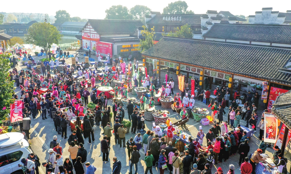 A fishery event kicks off the New Year celebrations at Digang village in Huzhou, East China's Zhejiang Province, on January 1, 2025. Photo: VCG