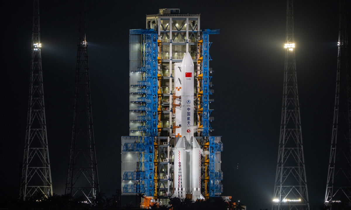 A Long March-5 Y9 carrier rocket with its payload stands ready for launch at the launchpad at the Wenchang Spacecraft Launch Site in South China's Hainan Province on October 23, 2025. Photo: VCG