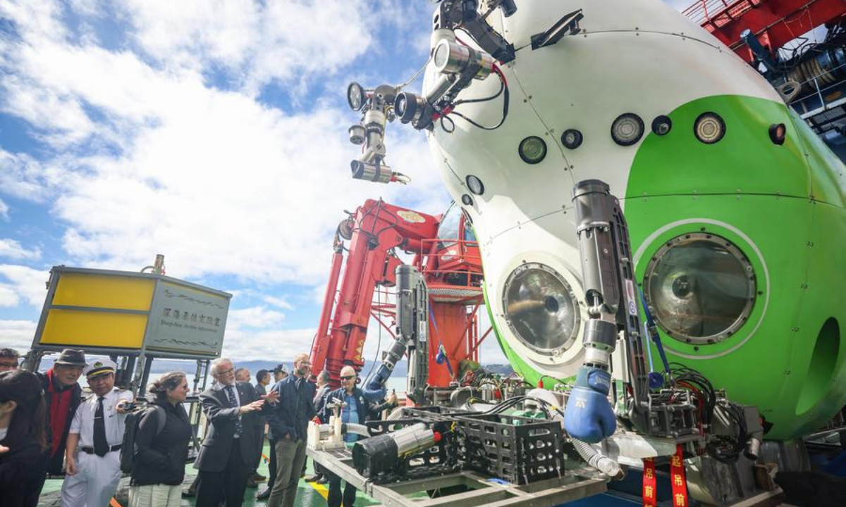 China’s manned submersibles report success of joint underwater operations in Arctic