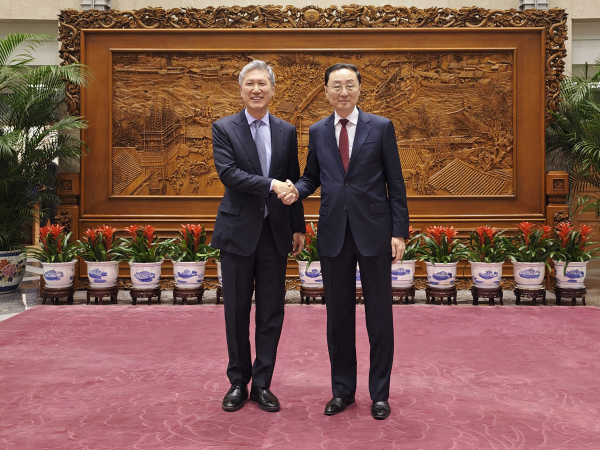 Vice Foreign Minister Sun Weidong meets with Rho Jae-heon, the newly appointed Ambassador of South Korea to China on October 23, 2025. Photo: Chinese Foreign Ministry
