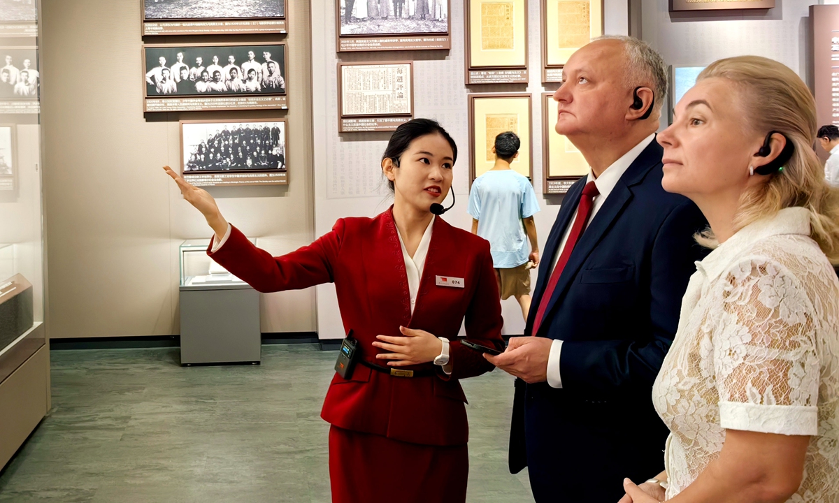 Foreign visitors visit the Memorial of the First National Congress of the CPC in Shanghai. 
Photo: VCG
