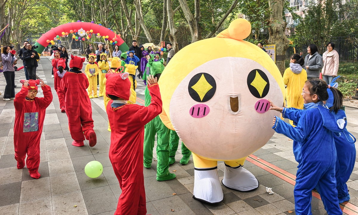 Multiple regions roll out autumn breaks for primary, secondary schools, stimulating local tourism