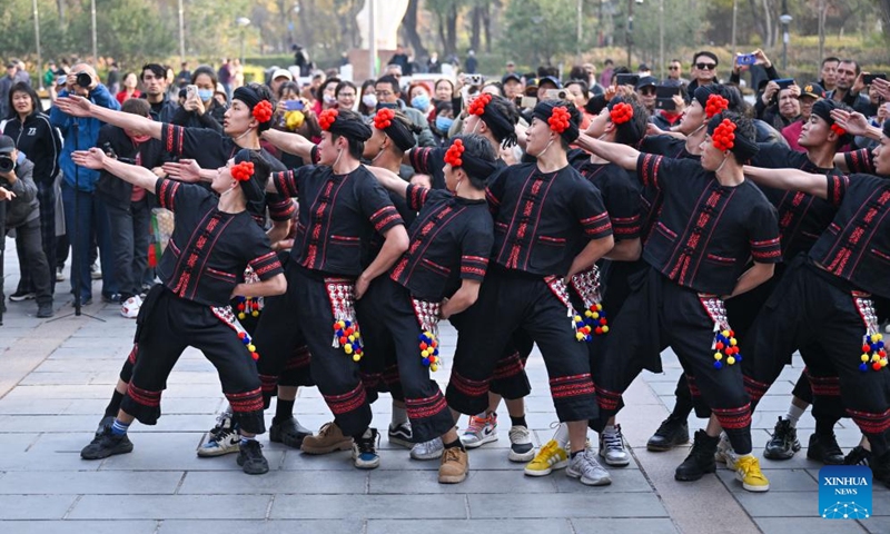 Performers from a Yunnan dance and opera troupe perform during a flash mob event at Renmin park in Urumqi, northwest China's Xinjiang Uygur Autonomous Region, Oct. 27, 2025. A flash mob event featuring ethnic dances was held here on Monday. (Photo: Xinhua)