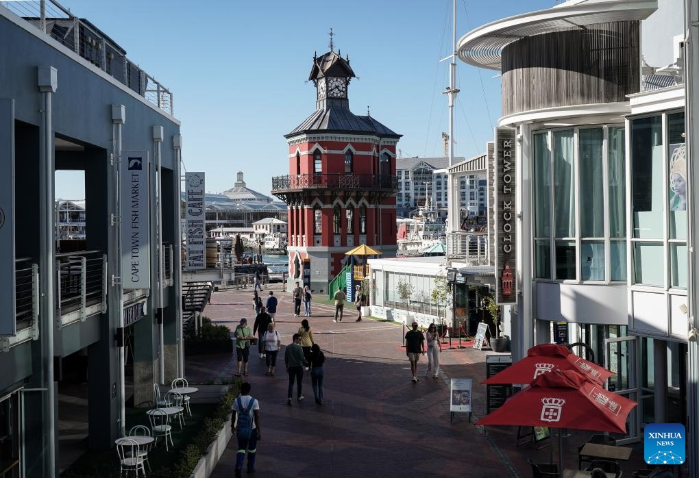 This photo taken on Oct. 20, 2025 shows a street view at V&A Waterfront in Cape Town, South Africa. Cape Town, the legislative capital of South Africa and the seat of its Parliament, is renown for its spectacular natural scenery and rich cultural diversity. (Photo: Xinhua)