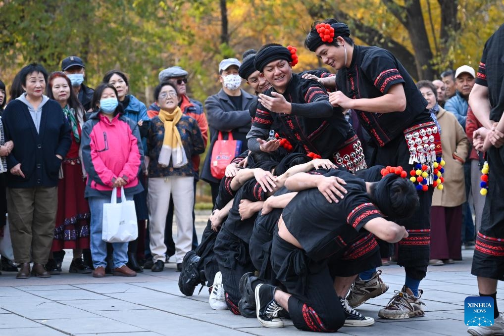 Performers from a Yunnan dance and opera troupe perform during a flash mob event at Renmin park in Urumqi, northwest China's Xinjiang Uygur Autonomous Region, Oct. 27, 2025. A flash mob event featuring ethnic dances was held here on Monday. (Photo: Xinhua)