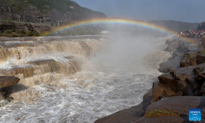 This photo taken on Oct. 27, 2025 shows a rainbow over the Hukou Waterfall in Jixian County, north China's Shanxi Province. (Photo: Xinhua)