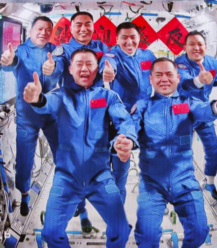 This image captured at Beijing Aerospace Control Center on Nov. 1, 2025 shows a group picture of the crew of Shenzhou-20 and Shenzhou-21 spaceships. The three astronauts aboard China’s Shenzhou-21 spaceship have entered the country’s space station and met with another astronaut trio early Saturday morning, starting a new round of in-orbit crew handover. The Shenzhou-20 crew opened the hatch at 4:58 a.m. (Beijing Time) and greeted the new arrivals, according to the China Manned Space Agency (CMSA). The six crew members then took group pictures for the seventh space get-together in China’s aerospace history. They will live and work together fo…
Using newly introduced oven, taikonauts enjoy BBQ in orbit; significant improvement of work and life quality for long-haul space trips, experts say
![This image captured at Beijing Aerospace Control Center on Nov. 1, 2025 shows a group picture of the crew of Shenzhou-20 and Shenzhou-21 spaceships. The three astronauts aboard China’s Shenzhou-21 spaceship have entered the country’s space station and met with another astronaut trio early Saturday morning, starting a new round of in-orbit crew handover. The Shenzhou-20 crew opened the hatch at 4:58 a.m. (Beijing Time) and greeted the new arrivals, according to the China Manned Space Agency (CMSA). The six crew members then took group pictures for the seventh space get-together in China’s aerospace history. They will live and work together for about five days to complete planned tasks and handover work, the CMSA said. (Xinhua/Jin Liwang)