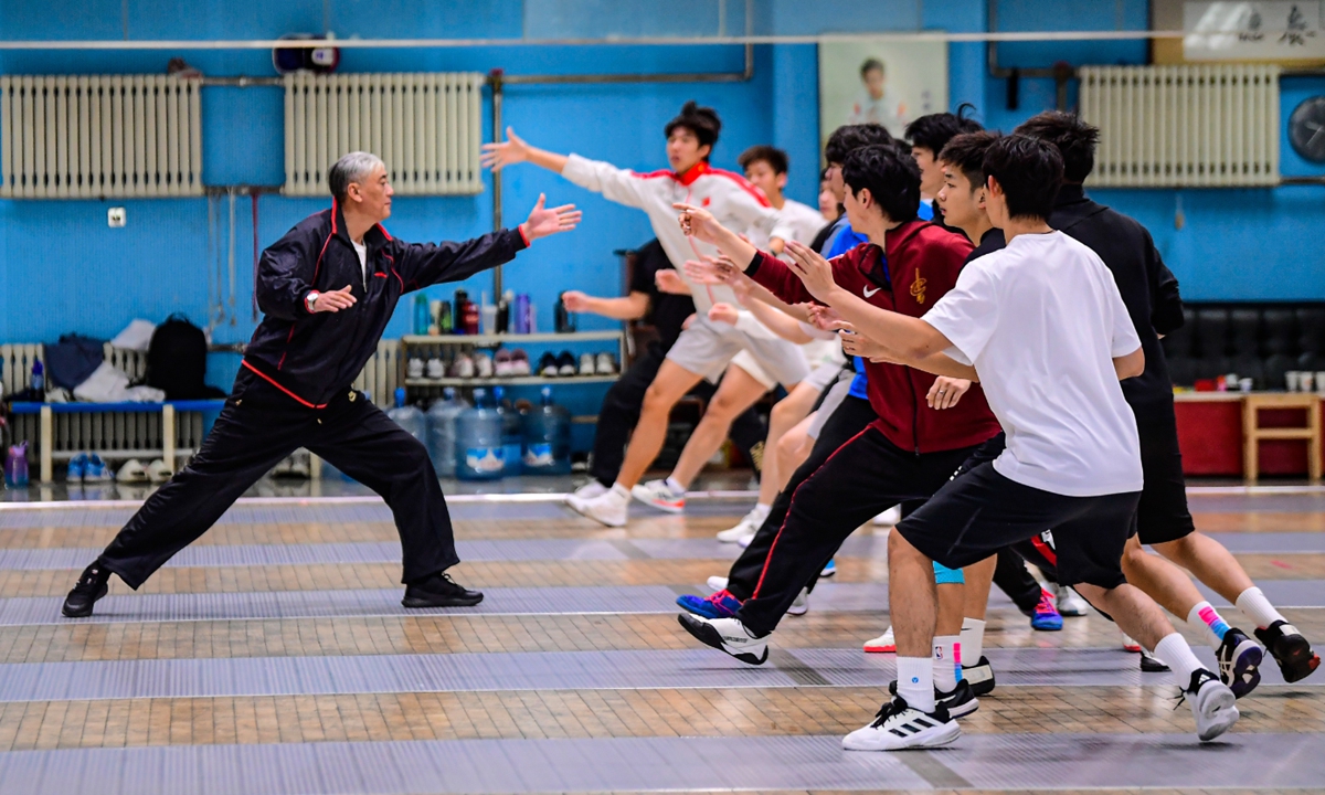 The coach and players of the Liaoning Fencing Team conduct closed training in Shenyang, Northeast China's Liaoning Province, on October 30, 2025 to prepare for the upcoming National Games. Photo: VCG