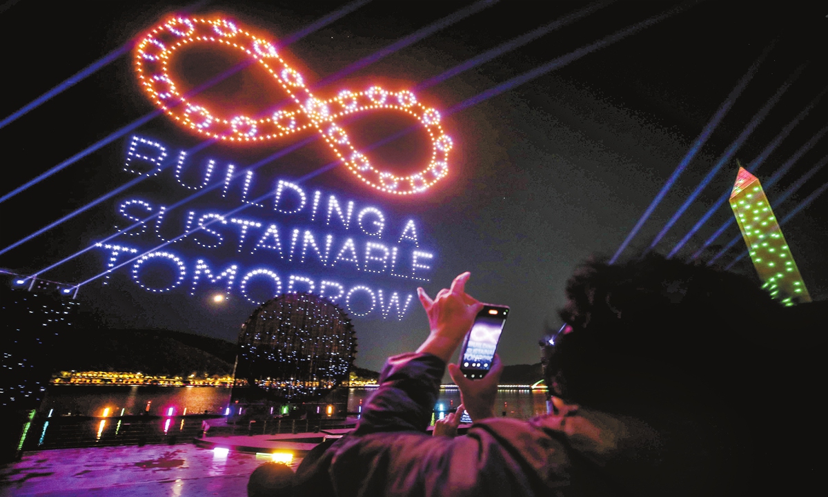 China's commitment for openness and cooperation takes stage at the Gyeongju APEC meeting