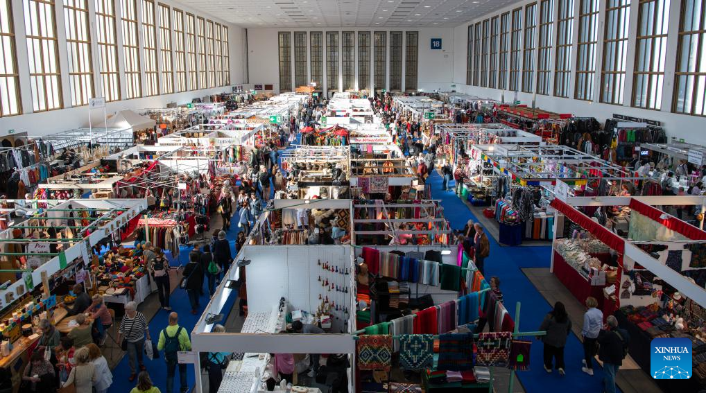 People visit Bazaar Berlin in Berlin, Germany, Nov. 5, 2025. This year's Bazaar Berlin opened at Messe Berlin on Wednesday and will last until Nov. 9. Around 500 manufacturers and traders from all over the world attended the event. (Xinhua/Zhang Haofu)