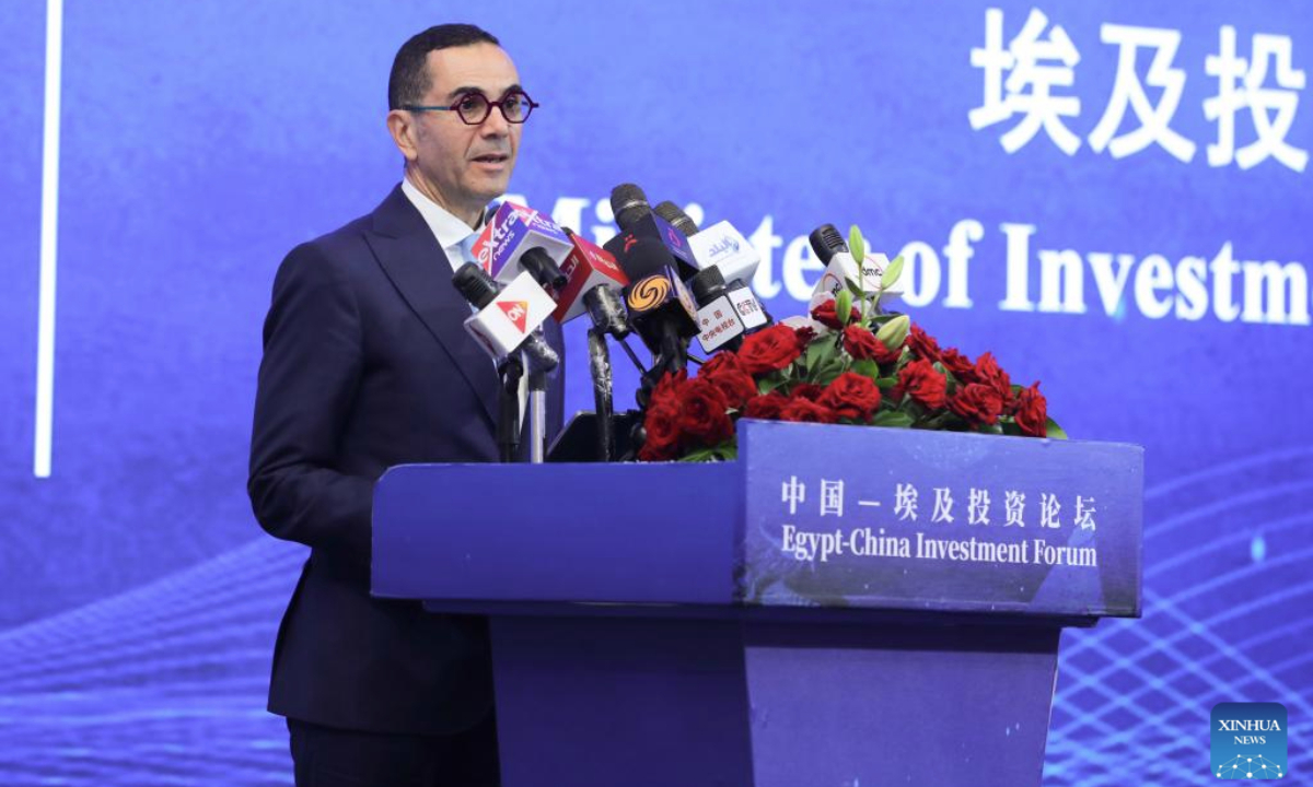 Hassan El-Khatib, Egyptian minister of investment and foreign trade, delivers a speech at the first China-Egypt Investment Forum in Cairo, Egypt, Nov. 9, 2025. Chinese and Egyptian senior officials, business leaders and investors convened on Sunday at the first China-Egypt Investment Forum in Cairo to explore new growth drivers for investment cooperation.

Organized by the Chinese Embassy in Cairo, Egypt's General Authority for Investment and Free Zones, and the Egyptian Businessmen's Association, the event aimed to build a platform for communication and coordination, and jointly explore new growth drivers for investment cooperation.

Bringing together over 200 Chinese and Egyptian enterprises, it featured a series of presentations and panel discussions, including sub-forums on cooperation in the fields of textile, new energy and the digital economy. (Xinhua/Sui Xiankai)