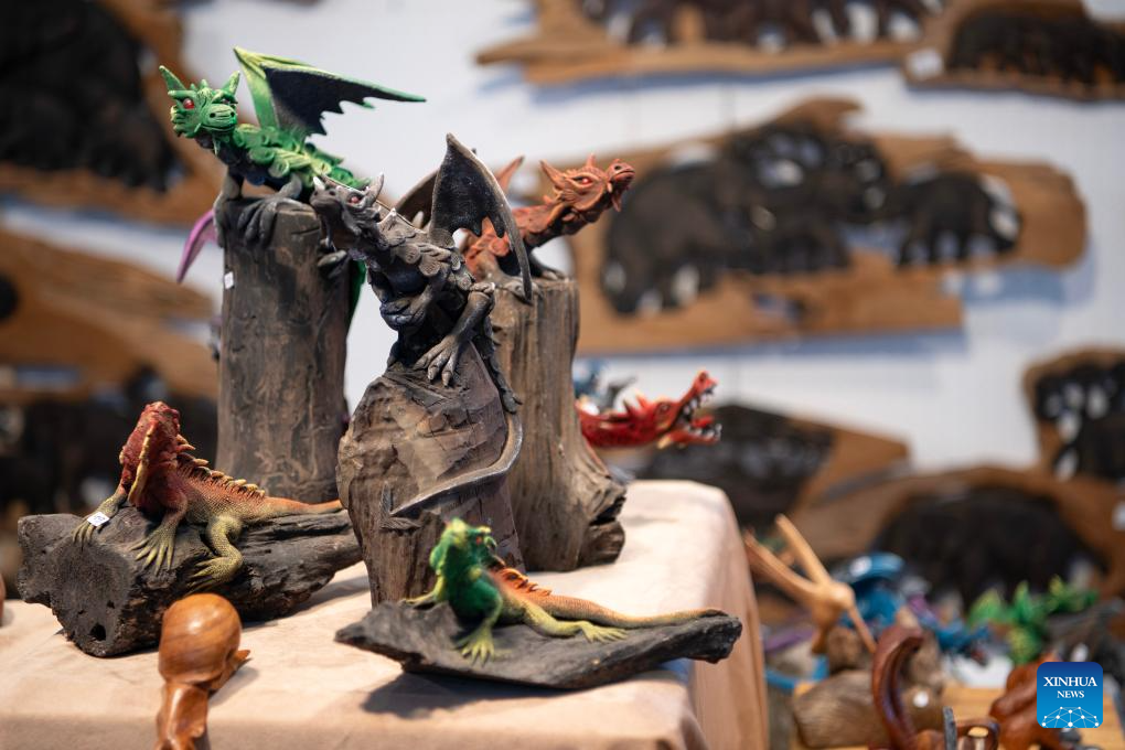 Handicrafts are pictured at Bazaar Berlin in Berlin, Germany, Nov. 5, 2025. This year's Bazaar Berlin opened at Messe Berlin on Wednesday and will last until Nov. 9. Around 500 manufacturers and traders from all over the world attended the event. (Xinhua/Zhang Haofu)