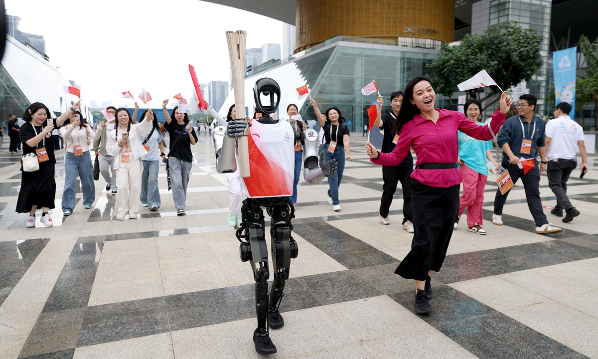 China's 15th National Games launches historic cross-boundary torch relay across Greater Bay Area