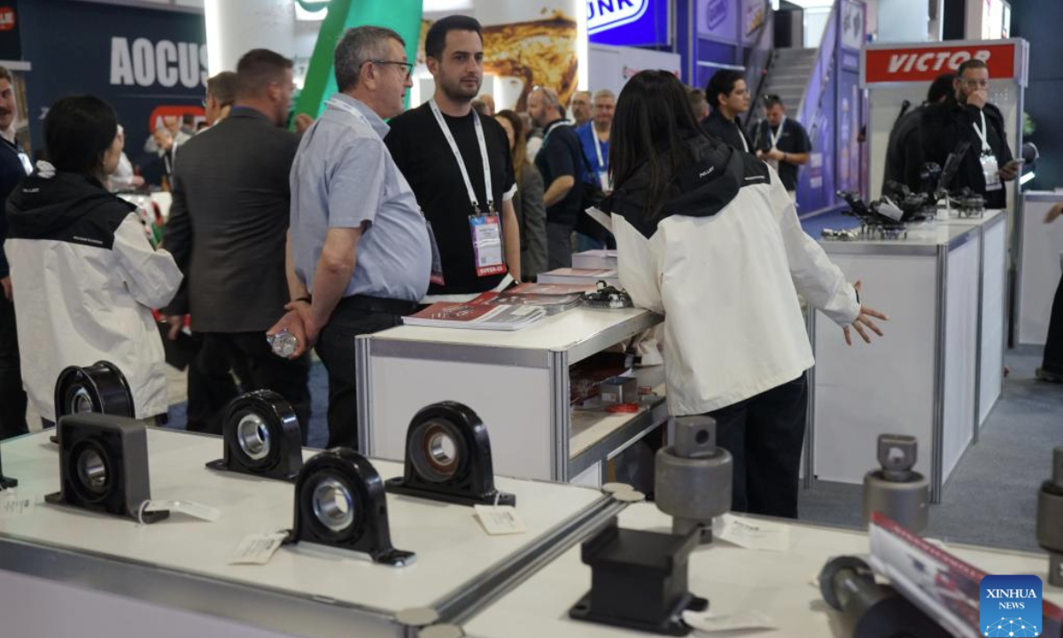 People visit the Automotive Aftermarket Products Expo 2025 (AAPEX) in Las Vegas, Nevada, the United States, Nov. 4, 2025. Two major U.S. automotive industry trade shows are being held this week in Las Vegas, U.S. state of Nevada, focusing on artificial intelligence (AI) and emerging clean-energy trends in vehicle technology and mobility services.

The Automotive Aftermarket Products Expo 2025, held in Las Vegas from Tuesday to Thursday, features more than 2,700 global exhibitors across 5,500 booths and is expected to attract over 45,000 attendees from more than 120 countries, said the organizers. (Photo by Zeng Hui/Xinhua)