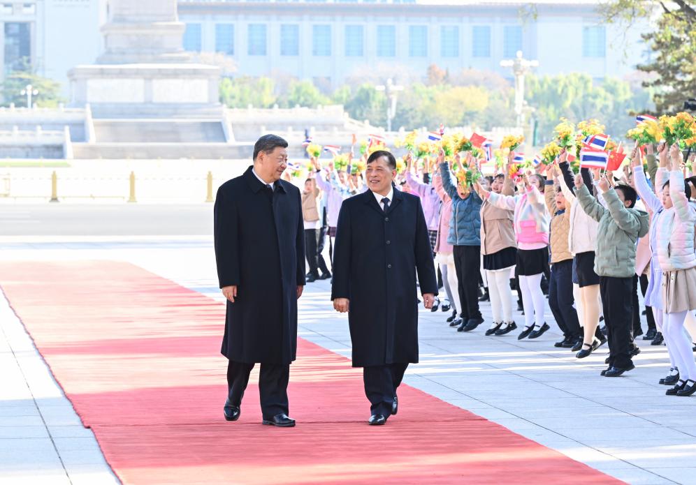 Chinese President Xi Jinping holds a welcome ceremony for King Maha Vajiralongkorn Phra Vajiraklaochaoyuhua of the Kingdom of Thailand at the square outside the east gate of the Great Hall of the People prior to their meeting in Beijing, capital of China, Nov. 14, 2025. Xi met with King Maha Vajiralongkorn Phra Vajiraklaochaoyuhua, who is on a state visit to China, at the Great Hall of the People in Beijing on Friday. (Xinhua/Xie Huanchi)