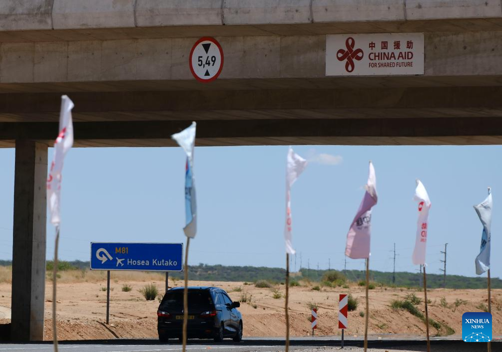 Drone photo taken on May 25, 2025 shows the Chinese-aided Dr. Hage G. Geingob Freeway, a 21.3-kilometer four-lane dual carriageway linking downtown Windhoek and Hosea Kutako International Airport in Namibia. Namibia officially inaugurated the Dr. Hage G. Geingob Freeway on Monday in the capital, Windhoek, marking the completion of a landmark infrastructure project set to transform regional transport and boost economic development. (Zhong Mei Engineering Group/Handout via Xinhua)