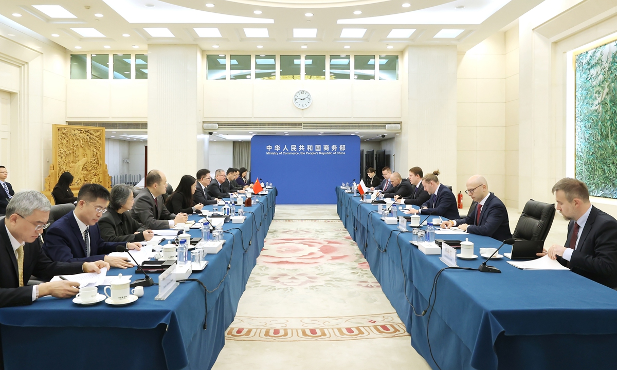 Chinese official calls on Poland to exercise caution in applying trade curbs, jointly safeguard multilateral trading system at bilateral economic meeting