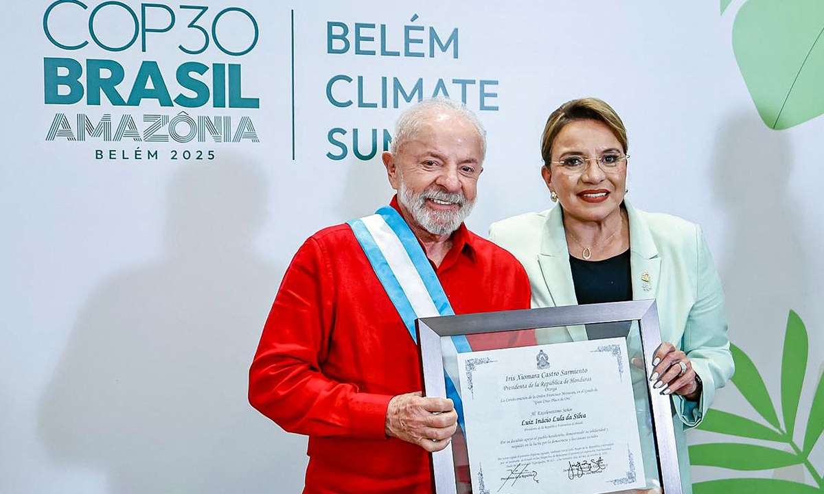 This picture released by the Brazilian Presidency shows Brazil's President Luiz Inacio Lula da Silva and Honduras' President Xiomara Castro posing for a picture during a meeting in Belem, Para State, Brazil on November 5, 2025 local time. President Lula is preparing to host the COP30 UN climate summit November 10 to 21, in Belem. Photo: VCG