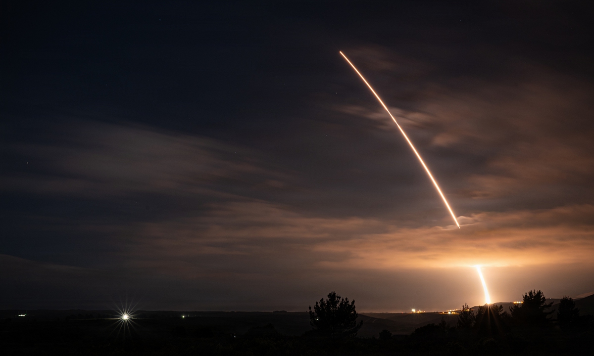 An unarmed Minuteman III Intercontinental Ballistic Missile launches during an operational test at 1:35 am Pacific Time on November 5, 2025, at US Vandenberg Space Force Base, California. Photo: VCG