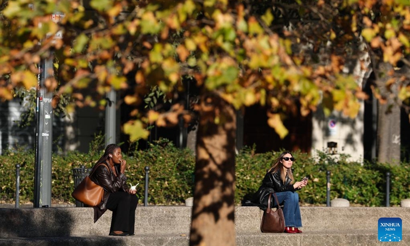 People rest at Piazza Sempione in Milan, Italy, Nov. 5, 2025. Photo: Xinhua