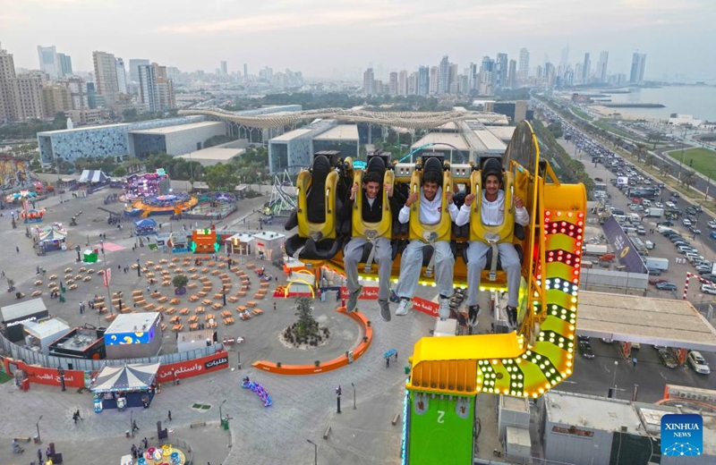Visitors enjoy their time at Winter Wonderland Kuwait in Hawalli Governorate, Kuwait, Nov. 6, 2025. Winter Wonderland Kuwait, one of the largest entertainment projects in the country, opened its fourth season here on Thursday. Photo: Xinhua
