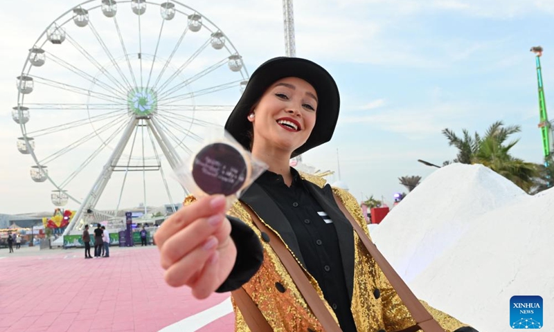 A performer welcomes visitors at Winter Wonderland Kuwait in Hawalli Governorate, Kuwait, Nov. 6, 2025. Winter Wonderland Kuwait, one of the largest entertainment projects in the country, opened its fourth season here on Thursday. Photo: Xinhua
