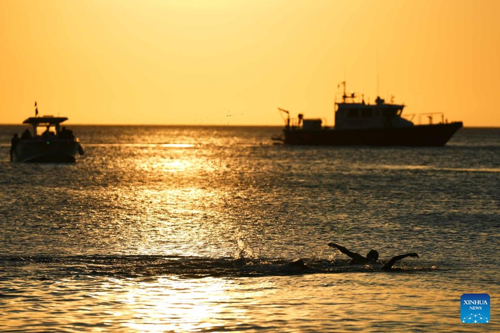 People swim in the seawater in Santa Marta, Colombia, Nov. 8, 2025.

The Colombian city of Santa Marta hosts the 4th CELAC (the Community of Latin American and Caribbean States)-EU (European Union) Summit from Nov. 9 to 10. (Photo by Andres Moreno/Xinhua)