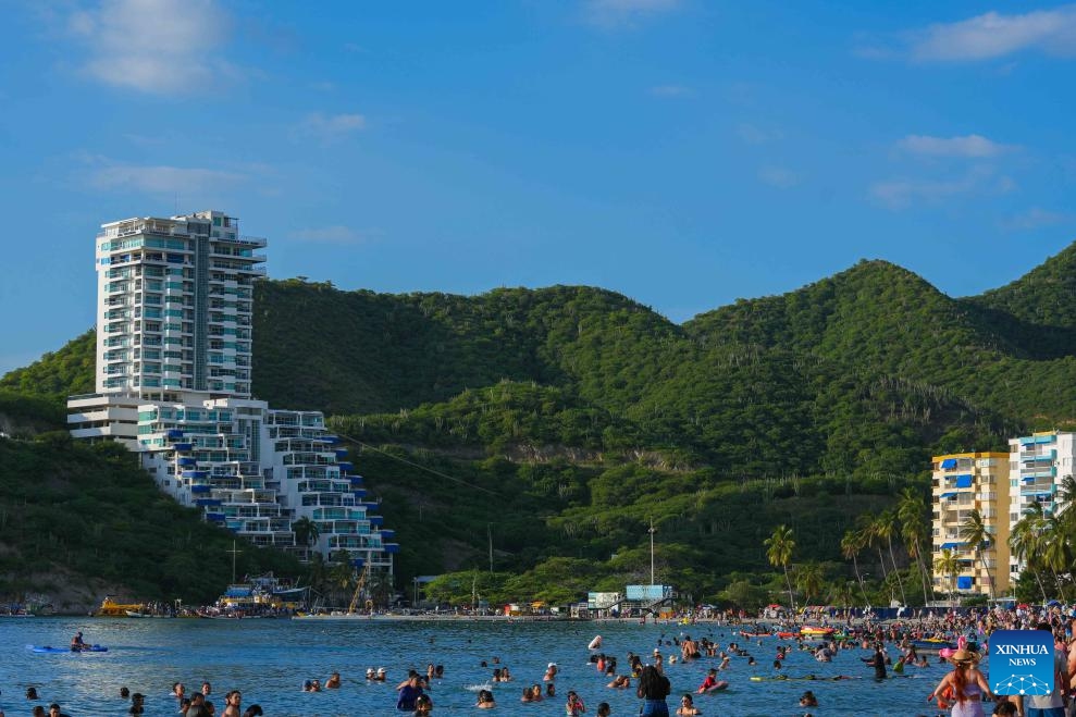 People enjoy a leisure time on a beach in Santa Marta, Colombia, Nov. 8, 2025.

The Colombian city of Santa Marta hosts the 4th CELAC (the Community of Latin American and Caribbean States)-EU (European Union) Summit from Nov. 9 to 10. (Photo by Andres Moreno/Xinhua)