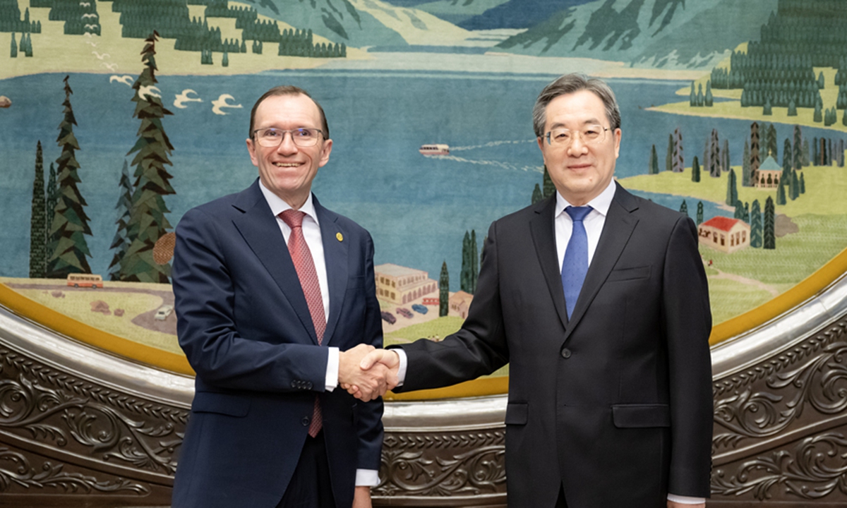 Chinese Vice Premier, FM hold talks with Norwegian FM