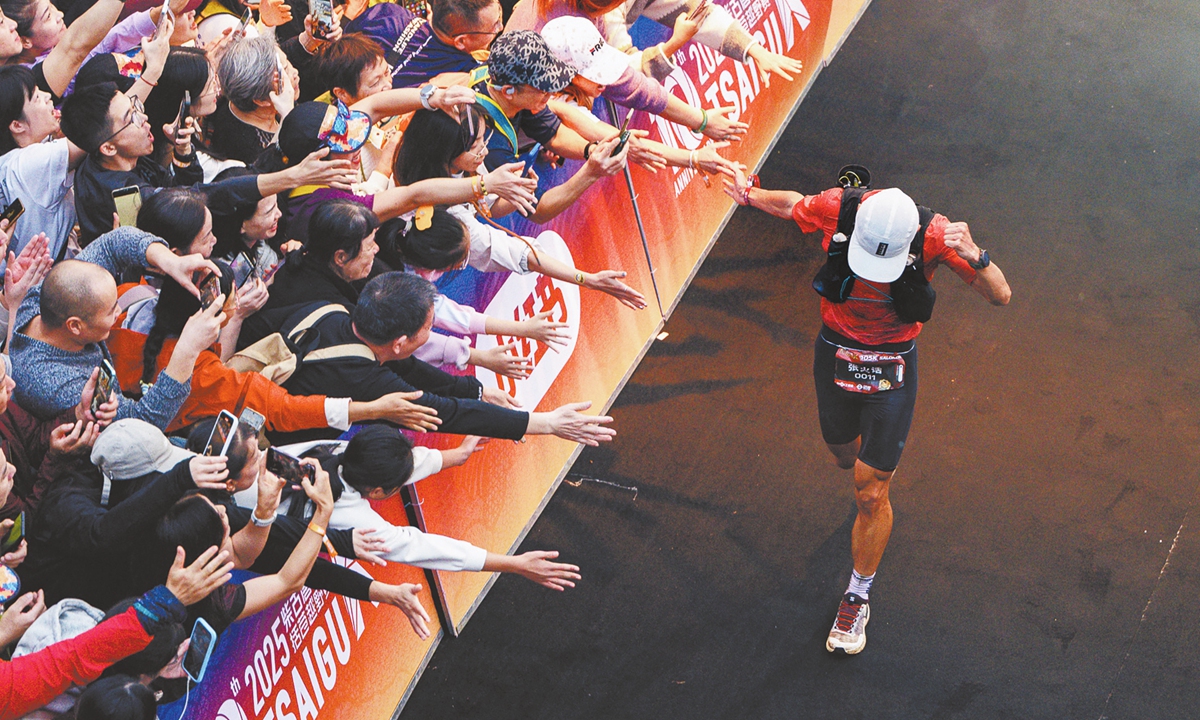 Zhang Huohua wins the 105km race at Tsaigu Trail on November 2, 2025 in East China's Zhejiang Province. Photos: Courtesy of Zhang Huohua