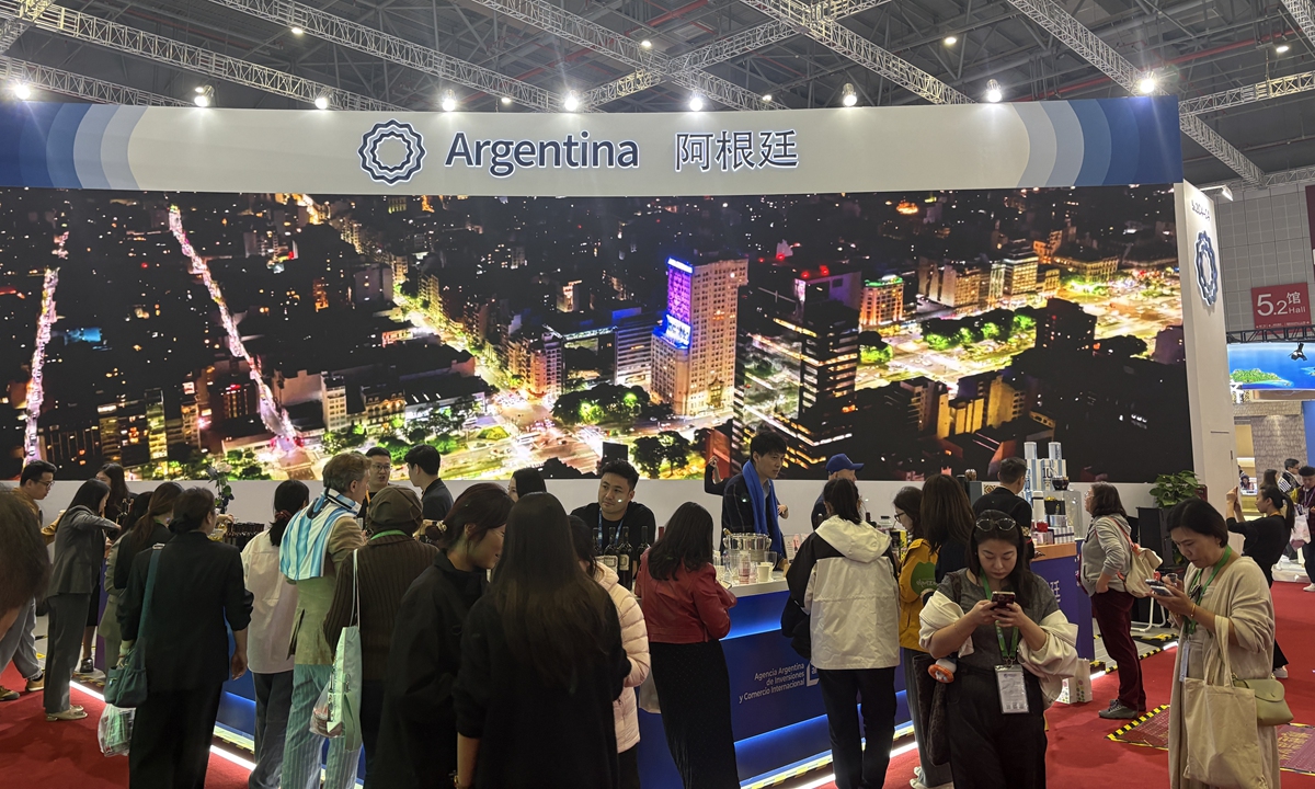 Argentine tango heats up the China International Import Expo in Shanghai