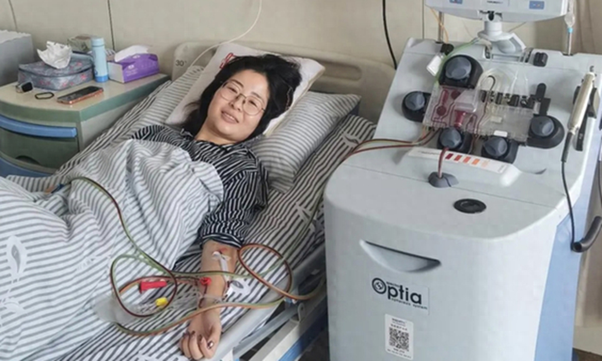 Volunteer Yang Yan underwent a four-and-a-half-hour peripheral blood stem cell collection, successfully donating 286 milliliters of hematopoietic stem cell suspension. Photo: web