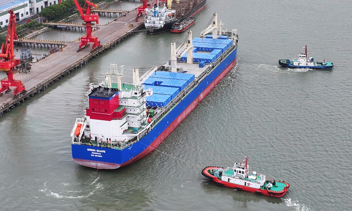A vessel loaded with over 30,000 tons of energy storage cabins, machinery vehicles and other equipment departs from Zhangjiagang in Suzhou, East China's Jiangsu Province on September 18, 2025 to head for Chancay Port in Peru. Photo: VCG