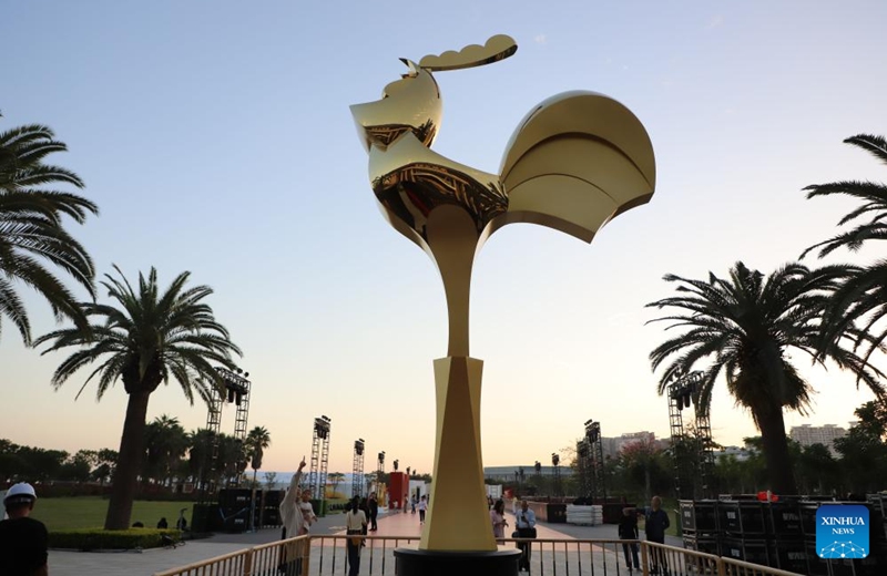 Tourists visit the Dream Avenue of the Golden Rooster and Hundred Flowers in Xiamen, southeast China's Fujian Province, Nov. 16, 2025. The avenue opened to public on Sunday. (Photo by Zeng Demeng/Xinhua)
