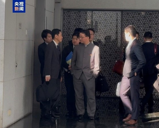 The director-general of the Japanese Foreign Ministry's Asian and Oceanian Affairs Bureau, Masaaki Kanai, visited China since Monday. On Tuesday, Liu Jinsong, director-general of the Asian Affairs Department of the Chinese Foreign Ministry, met with Kanai at the Chinese Foreign Ministry. Around 2 pm, Kanai and his delegation left the Chinese Foreign Ministry.  Photo: CCTV News