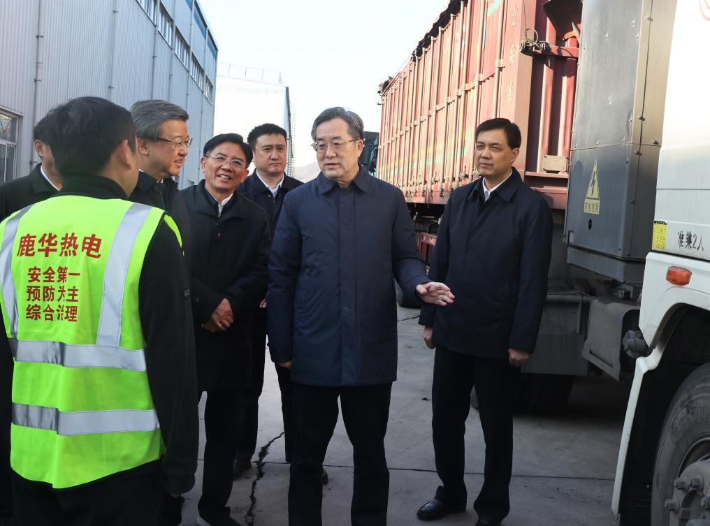 Chinese Vice Premier Ding Xuexiang, also a member of the Standing Committee of the Political Bureau of the Communist Party of China Central Committee, pays a visit to a local thermal power company in Shijiazhuang, north China's Hebei Province, Nov. 22, 2025. Ding made research trips to Shandong and Hebei provinces from Nov. 20 to 22. (Xinhua/Liu Weibing)