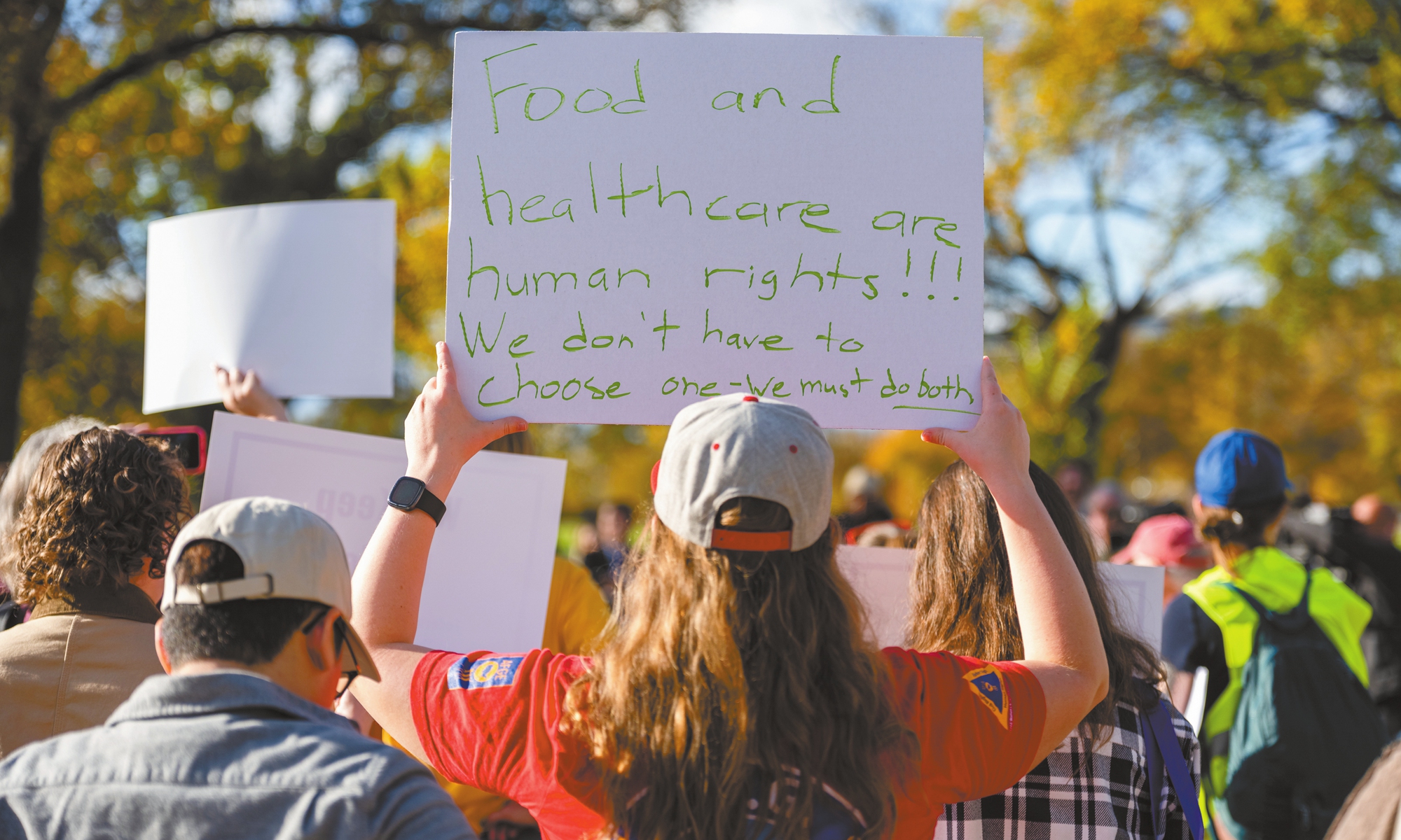 Demonstrators attend a food drive for furloughed federal workers in Washington, US, on October 30, 2025, during the US government shutdown. The latest shutdown, which ended on November 12 and lasted 43 days, is the longest in US history. Photo: VCG