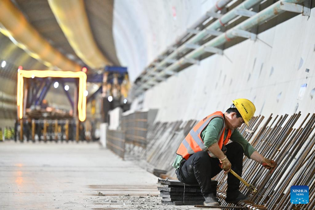 A worker operates inside the Jingu Haihe Tunnel for the Tianjin-Weifang High-Speed Railway in Tianjin, north China, on Nov. 27, 2025. The Jingu Haihe Tunnel project for Tianjin-Weifang High-Speed Railway was drilled through successfully on Thursday.

The 6.7-kilometer long Jingu Haihe Tunnel is the only tunnel along the entire railway line, with a maximum excavation diameter reaching 13.8 meters. It is also the first tunnel for high-speed railway across Haihe River.

The Tianjin-Weifang railway will connect Binhai Station in Tianjin and Weifang North Station in east China's Shandong Province, with a total length of approximately 349 kilometers and a designed speed of 350 kilometers per hour. (Xinhua/Li Ran)