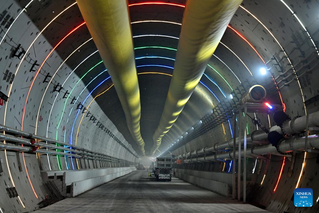 This photo taken on Nov. 27, 2025 shows an interior view of the Jingu Haihe Tunnel for the Tianjin-Weifang High-Speed Railway in Tianjin, north China. The Jingu Haihe Tunnel project for Tianjin-Weifang High-Speed Railway was drilled through successfully on Thursday.

The 6.7-kilometer long Jingu Haihe Tunnel is the only tunnel along the entire railway line, with a maximum excavation diameter reaching 13.8 meters. It is also the first tunnel for high-speed railway across Haihe River.

The Tianjin-Weifang railway will connect Binhai Station in Tianjin and Weifang North Station in east China's Shandong Province, with a total length of approximately 349 kilometers and a designed speed of 350 kilometers per hour. (Xinhua/Li Ran)