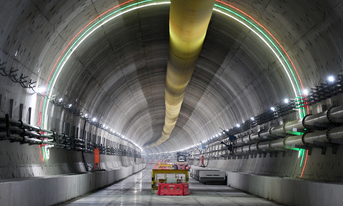 Work continues inside the 6.38-kilometer-long Tianxiang Dadao Tunnel, with a tunnel boring machine successfully completing tunnel construction in East China's Jiangxi Province on November 28, 2025. The tunnel is a key project of the Nanchang-Jiujiang High-speed Railway, which will boost the development of the Yangtze River Economic Belt after its completion. Photo: VCG