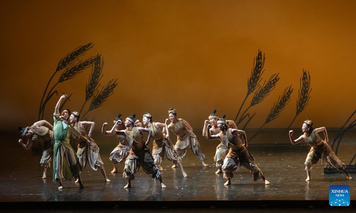 Chinese dancers stage the dance drama Tiangong Kaiwu at the Christmas Theater in Athens, Greece, Nov. 28, 2025. The epic dance drama Tiangong Kaiwu premiered to an enthusiastic reception on Friday evening at Athens' Christmas Theater, the Greek capital's largest indoor venue. (Xinhua/Marios Lolos)