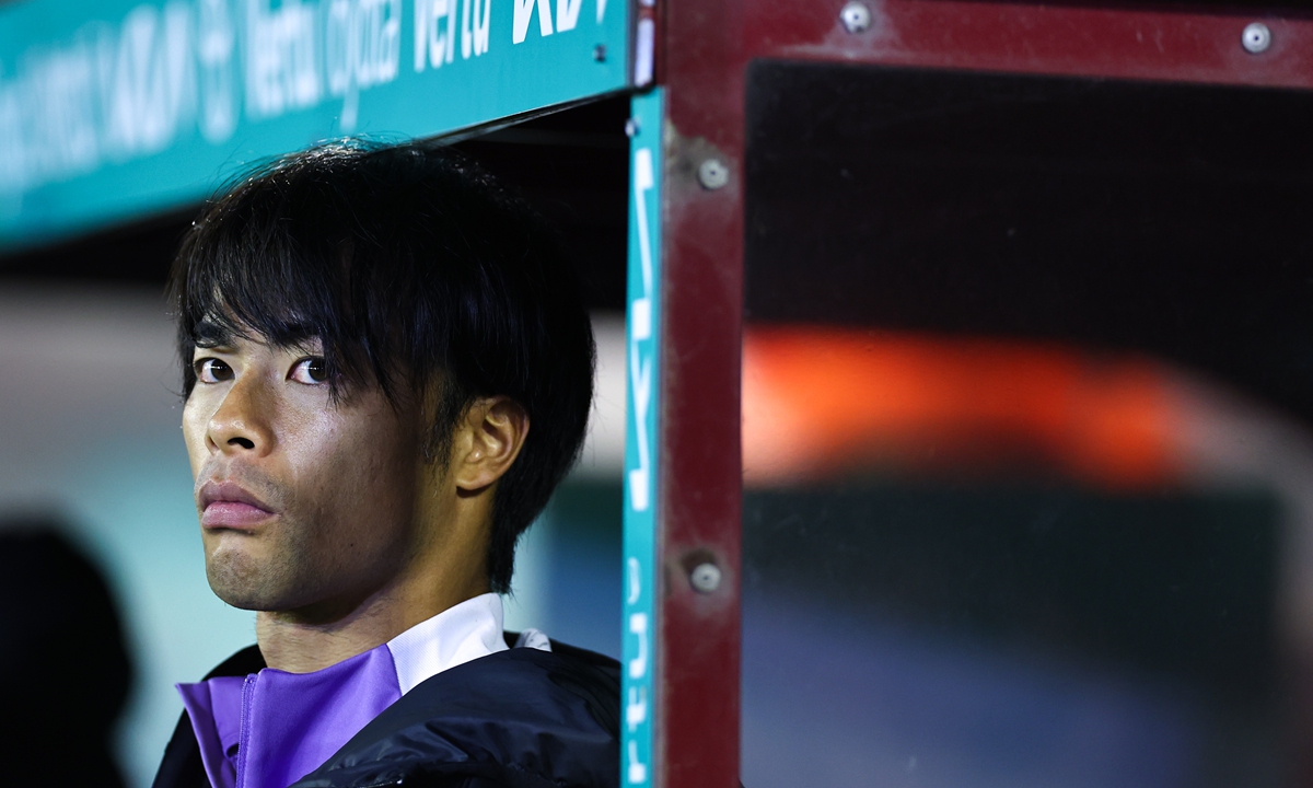 Kaoru Mitoma of Brighton and Hove Albion during the Carabao Cup Third Round match between Barnsley and Brighton & Hove Albion at Oakwell Stadium on September 23, 2025 in Barnsley, England. Photo: VCG