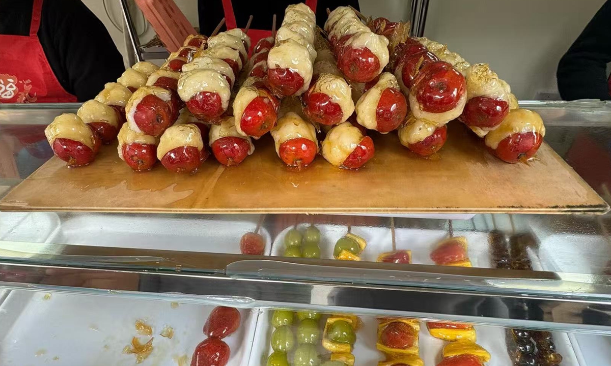 Naipizi tanghulu skewers in a Beijing store Photo: Courtesy of Zhuang Hehuan