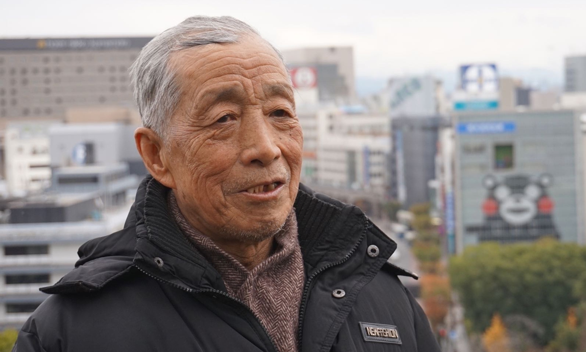 Chen Deshou, an eyewitness and survivor of the Nanjing Massacre, goes to Kumamoto, Japan in December 2014 to give testimony. Photo: Courtesy of Chen Rong 